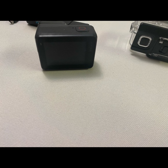 Go Pro Black 6 - Picture 1 of 2